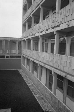 Baufertigstellung des neuen Altersheims "Parkschlößle" in Durlach.