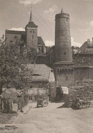 Bautzen. Alte Wasserkunst (1558; W. Röhrscheidt d. Ä.) über den Scharfensteg, im Hintergrund Michaeliskirche