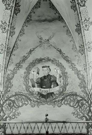 Ornamentale Wandmalerei mit Bildnismedaillons