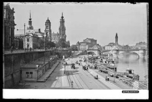 Dresden, Blick von der Brühlschen Terrasse zur Augustusbrücke, Hofkirche und Semperoper