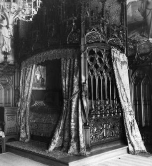 Bett : Bett (1880/1881; J. Hofmann). Neuschwanstein, Schloss Neuschwanstein, Palas, Schlafzimmer