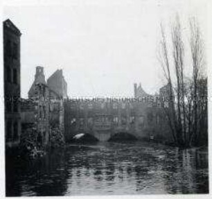 Nürnberg, Ruinen des Heilig-Geist-Spitals, von der Museumsbrücke aus gesehen