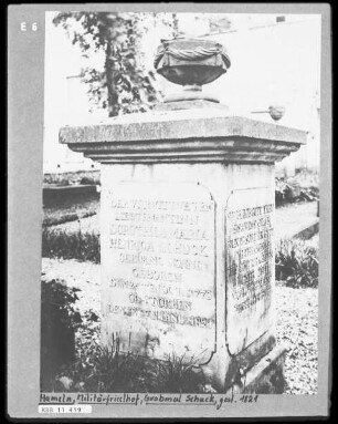 Grabmal für Schuck (gestorben 1821)