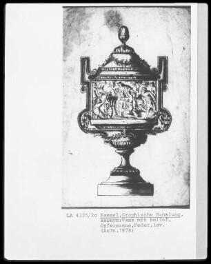 Vase mit Relief & Opferszene