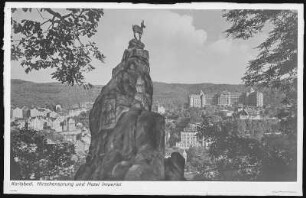 Karlsbad. Hirschensprung und Hotel Imperial : Karlsbad. Hirschensprung und Hotel Imperial. Aussichtspunkt (450 m) mit Zinnstatue einer Gemse (1851 errichtet von Baron August von Lützow). Bemalte Fotografie
