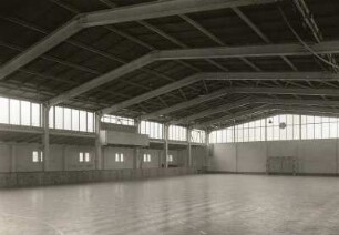 Dresden. Emmerich-Ambros-Ufer. Turnhalle der Betriebssportgemeinschaft (BSG) Lokomotive (Eisenbahner-Sportverein Dresden e. V., ESV)