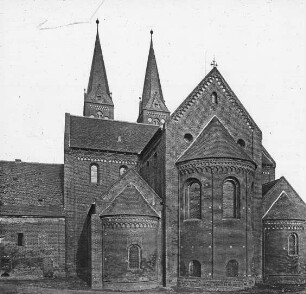 Jerichow, ehem. Stiftskirche, Chorpartie mit Apsiden von Osten