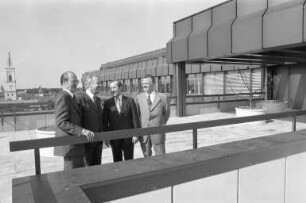 Postscheckamt am Ettlinger Tor. Einweihung des Neubaus