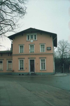 Bahnhofstraße: Bahnhofsgebäude: Straßenfront: Teilansicht