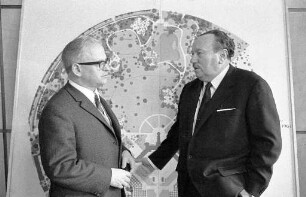 Informationsbesuch des baden-württembergischen Finanzminister Kurt Angstmann in Karlsruhe.