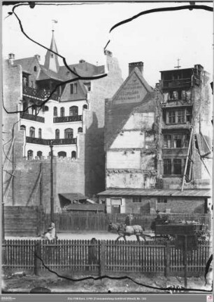 Durchbruch der Braubachstraße von Süden, links Domkeller