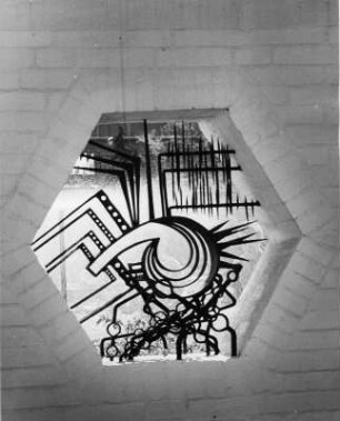 Hamburg. Internationale Gartenbauausstellung 1963 auf dem Gelände von Planten un Blomen. Hier ein künstlerisch gestaltetes Ziergitter.
