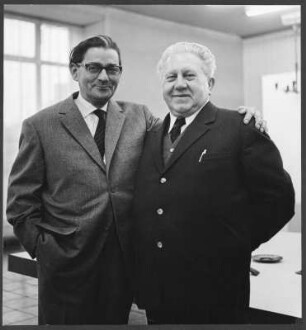 Fritz Kühn und Karoly Bieber : Portrait des Bildhauers Fritz Kühn und des Kunstschmiedes Karoly Bieber im Internationalen Ausstellungszentrum Berlin