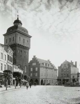 Riesenburg, Wrangelplatz : Riesenburg (Prabuty/Polen). Wrangelplatz. Blick zum Marienwerder Tor
