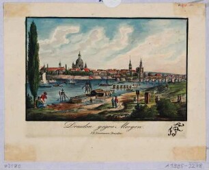 Stadtansicht von Dresden, Blick von der rechten Elbseite nach Südwesten auf die Altstadt, im Vordergrund Spaziergänger und Arbeiter an der Elbe