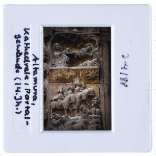 Altamura, Dom S. Maria Assunta : Hauptportal, Gewände, Reliefs