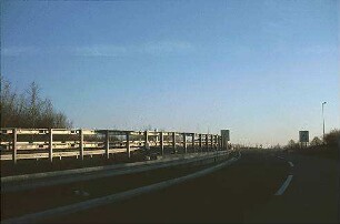 [Einfahrt West]