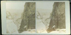 Deep Gorge, en route to Ed-Der. [Petra] [Schlucht von Petra, Richtung Ed-Der]