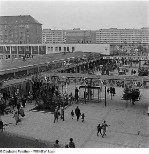 Dresden. Einkaufszentrum Webergasse, Blick nach Südwesten
