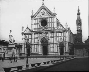 Florenz, S. Croce, Außenansicht: Hauptfassade und Piazza di S. Croce; Arnolfo di Cambio