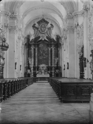 Hochaltar : Hochaltar der Kirche St. Paul, älteste Pfarrkirche Passaus.