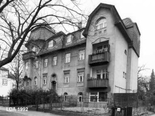 Mietshaus & Einfriedung; Berlin, Steglitz-Zehlendorf