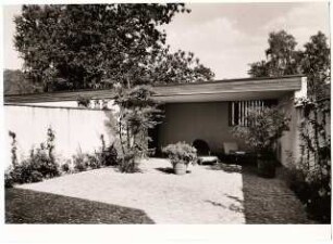 Haus Petersen Lilienhof: Wohnhaus mit Terrasse