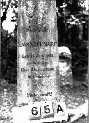 Grabstein 65 (Index: 100101513) Material: Sandstein Zustand: gut Maße HxBxT: 168x40x25 cm Beschreibung: Obelisk, getreppter Sockel, unterster Sockelteil rusticaartig Steinmetz: J. Sauter + L(?)ingen: Grabstein 65A