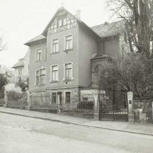 Dresden-Plauen, Friedrich-Hegel-Straße 10. Wohnhaus (um 1895)