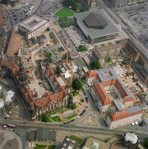 Blick über Schloß, Hotel "Kempinski", Verkehrsmuseum (Johanneum) und Kulturpalast