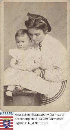 Werner, Elisabeth v. geb. v. Stockhausen (1841-1879) / Porträt mit Tochter Elisabeth verh. v. Tiedemann (1868-1929) auf dem Schoß, Halbfigur