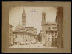 Piazza San Firenze, Florenz: Platz mit der Kuppel des Domes, dem Turm der Badia und dem Palazzo del Bargello
