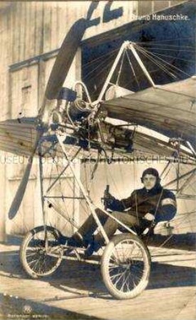 Bruno Hanuschke im Flugapparat
