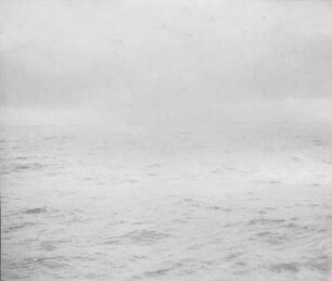 Blick vom Schiff auf offene See