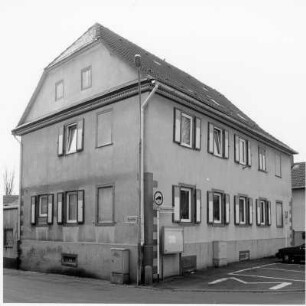 Wohnhaus; Bad Homburg, Ober-Erlenbacher Straße 1