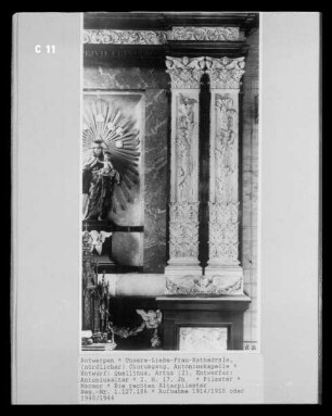 Antoniusaltar — Pilaster