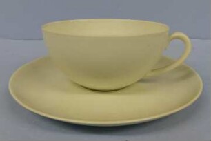 Tasse mit Untertasse aus dem Porzellanservice "Schönwald 211"