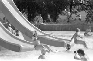 Badebetrieb im Freibad Rüppurr