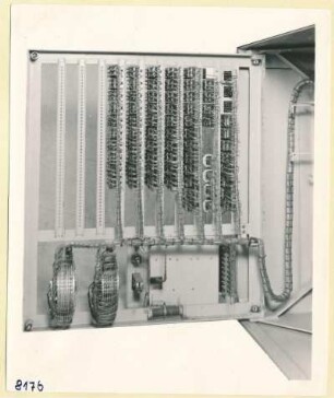 Bewag-Fernsteuerung Schrank Teilansicht 2; Foto 1953