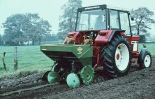 Fotografie: Pflanztechnik, Kartoffel, Kartoffellegemaschine