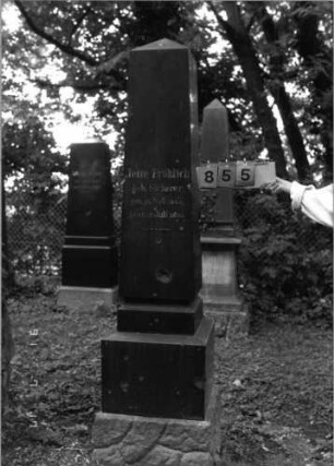 Grabstein 855 [Hahn S. 72 Grab-Nr. 1229]