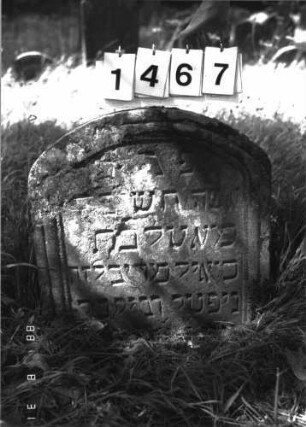 Grabstein 1467 (Index: 100098041) Maße HxBxT: 66x61x11 cm: Grabstein 1467