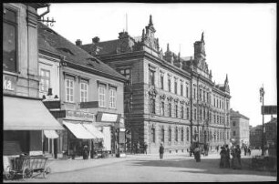 Brüx. Marktplatz mit Kreisgericht