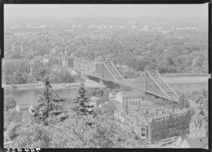 Dresden. Blick von der "Loschwitz-Höhe" über die Loschwitzer Brücke (Blaues Wunder) und Blasewitz Richtung Stadtzentrum : Dresden, Blaues Wunder