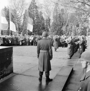 Gedenkfeier zum Volkstrauertag auf dem Karlsruher Hauptfriedhof.