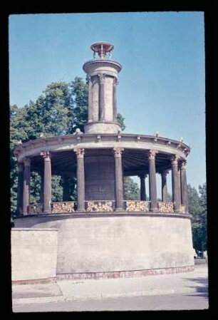 Glienicke / Neugierde 19.6.55.