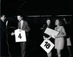 Freiburg: Stadthalle; Jugend beim Quiz