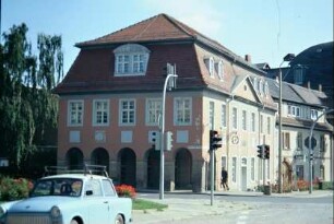 Heinrich-Schütz-Haus:Arkaden, Dreiecksgiebel in Traufseite, Mansarddach