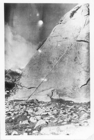 Indien. Kashmir. Ladakh. Oberes Industal. Shey (Schej) oberhalb von Leh. Buddhistisches Relief in einer Felswand
