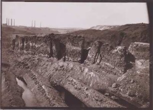 Hi[rschfelde] Grube Türchau - Von der Rutschung beiseite geschobene Sicherheitspfeiler der Schwenkbaggersohle